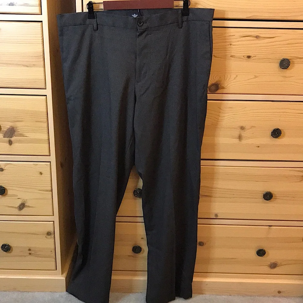 Dockers Straight Fit Gray Dress Pants Size 40 X 32